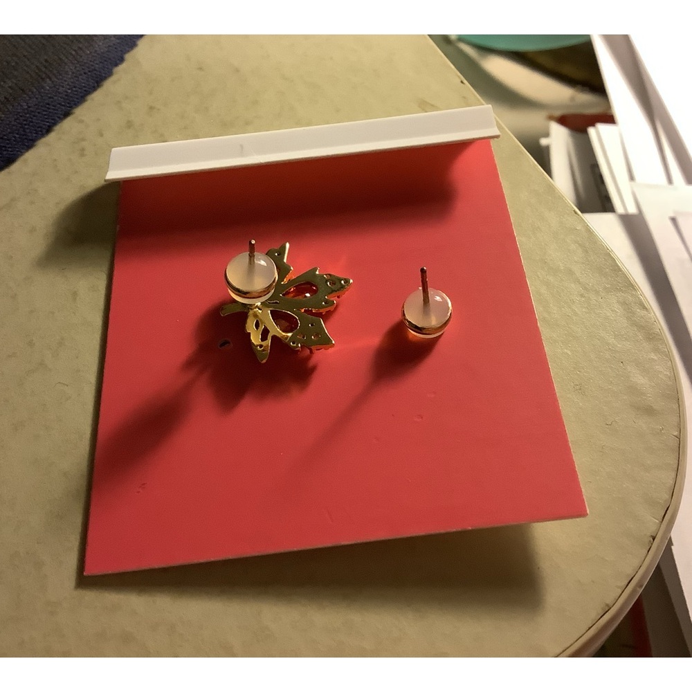 NEW Kate Spade yellow gold rust red maple leaf earrings. - Picture 5 of 5